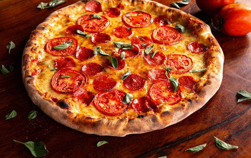 Dominic pizza with pepperoni and sausage